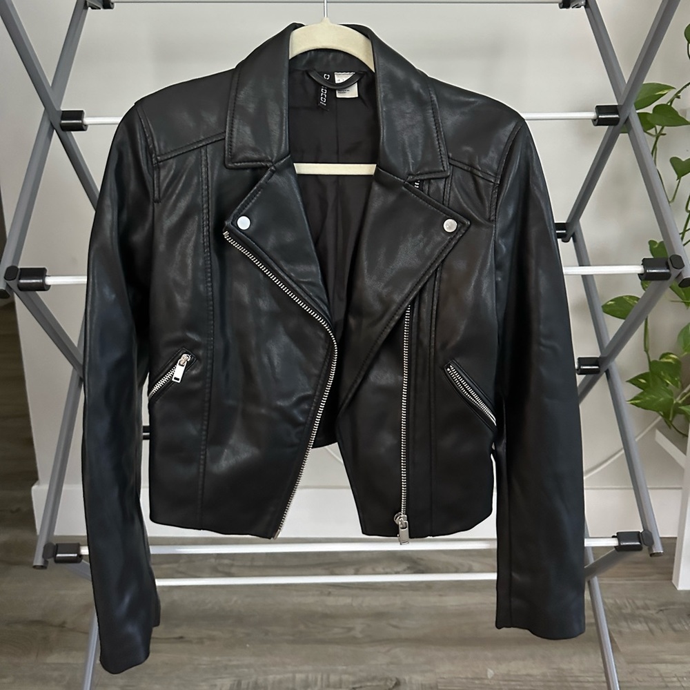 H&M size 2 cropped leather biker jacket -excellent condition
